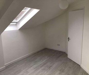 Ronald Court, Oakwood Road, Bricket Wood, St. Albans, Hertfordshire... - Photo 2