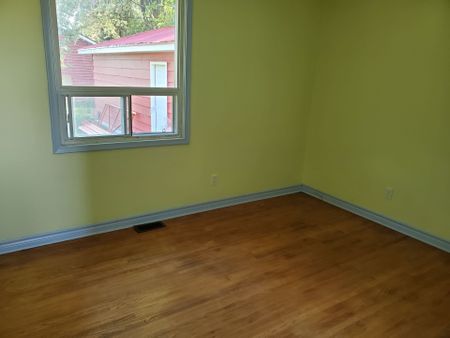 For Lease - 2413 Vivian Road Unit# (Main Floor), Whitchurch-Stouffville, Ontario - Photo 4