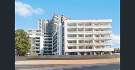 Modern 2 bedroom apartment close to amenities for lease - Photo 4