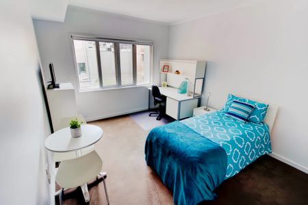 Standard Studio with Balcony - Photo 4