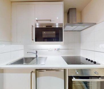 Studio to rent - Photo 2