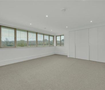 5 bedroom detached house to rent - Photo 1