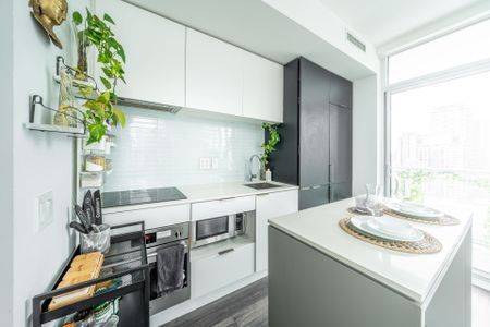 For Lease - 33 Helendale Avenue Unit# 1806, Toronto, Ontario - Photo 2