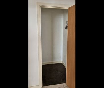 2 Bed Flat, Barleyfields, BS2 - Photo 1