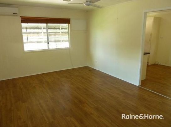 3 BEDROOM HOME DYSART - Photo 1