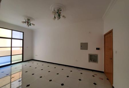 The location is ideal for families, close to marke - Photo 2