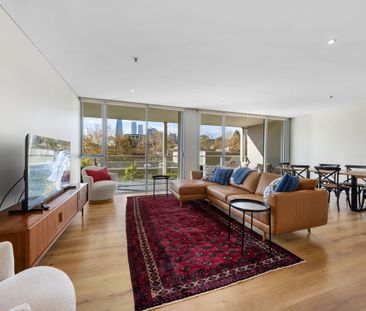 Immaculate Waterside Residence - Photo 2