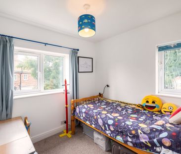 4 bedroom semi-detached house to rent - Photo 4