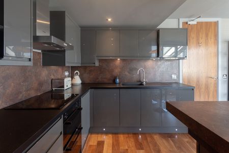 2 Bed Flat, The Edge, M3 - Photo 5
