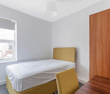 5 bedroom terraced house to rent - Photo 3