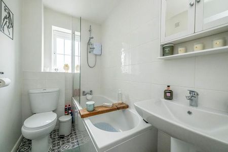 2 bedroom terraced house to rent - Photo 2