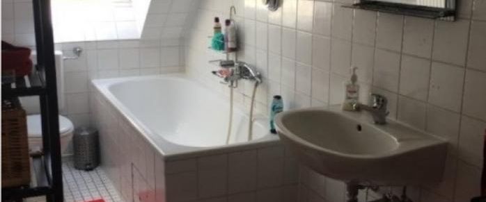 Helle möblierte Wohnung mit Dachterrasse zur Untermiete - Photo 1