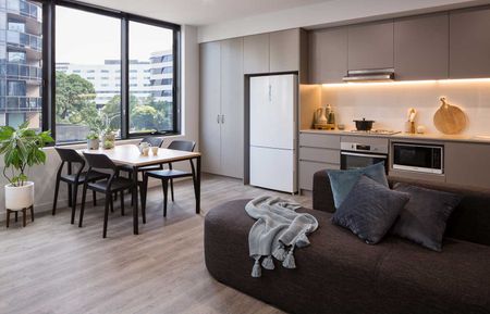 Melbourne | 5 Bedroom Apartment Deluxe - Photo 2