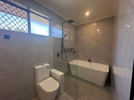 GREAT FAMILY HOME - Photo 2