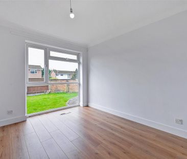 4 bedroom detached house to rent - Photo 4