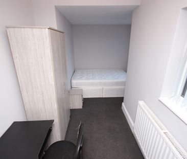 Room , Lydford Street - Photo 4