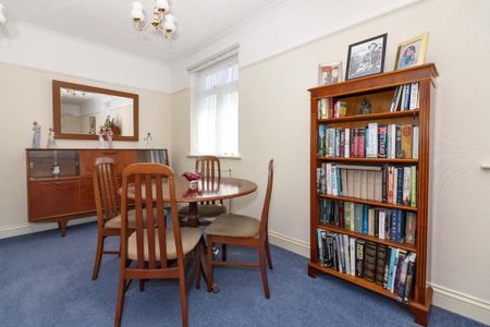 3 bedroom detached bungalow to rent - Photo 5