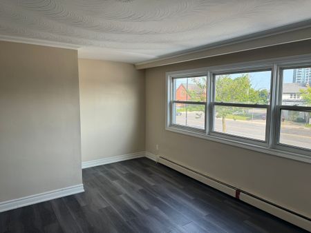 For Lease - 3828 A Bloor Street, Toronto, Ontario - Photo 5