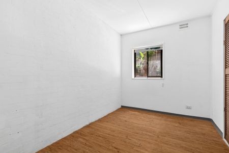 Allambie Heights, 32B Pozieres Parade - Photo 4