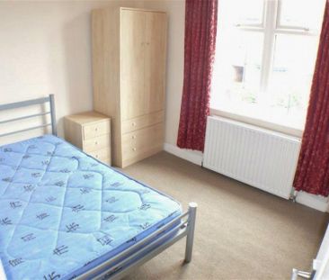 3 bedroom flat to rent - Photo 3