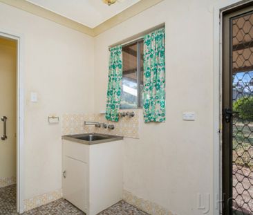 Spacious Family Home - Photo 5