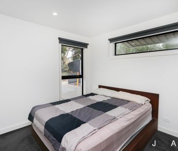 Modern Designer Brilliance - Photo 5