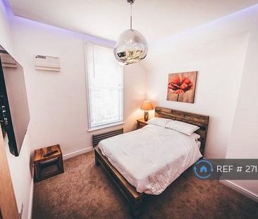 2 bedroom penthouse to rent - Photo 4