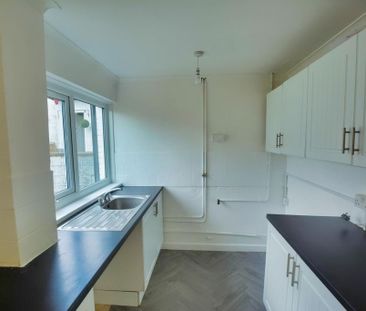 3 bedroom terraced house to rent - Photo 6