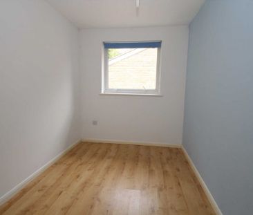 2 bed Flat for rent - Photo 5