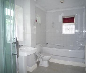 4 bedroom detached house to rent - Photo 5