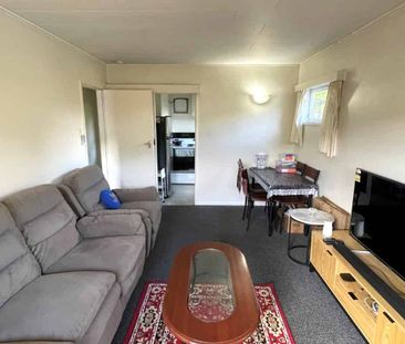 Large 1 bedroom apartment in quiet Wilton Road complex - Photo 2