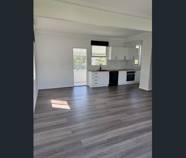 Renovated Family Home in a Prime Lifestyle Location - Photo 1