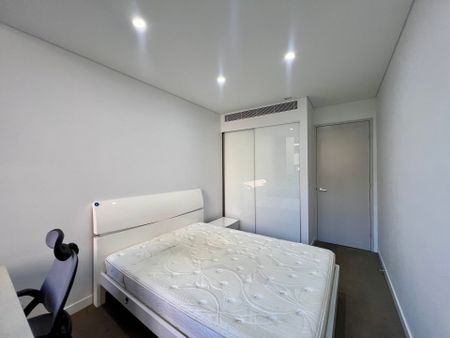 Furnished Second-Floor Three-Bedroom Apartment for Lease! - Photo 4