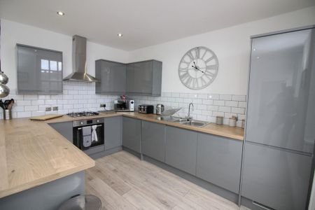 2 bedroom apartment to rent - Photo 5