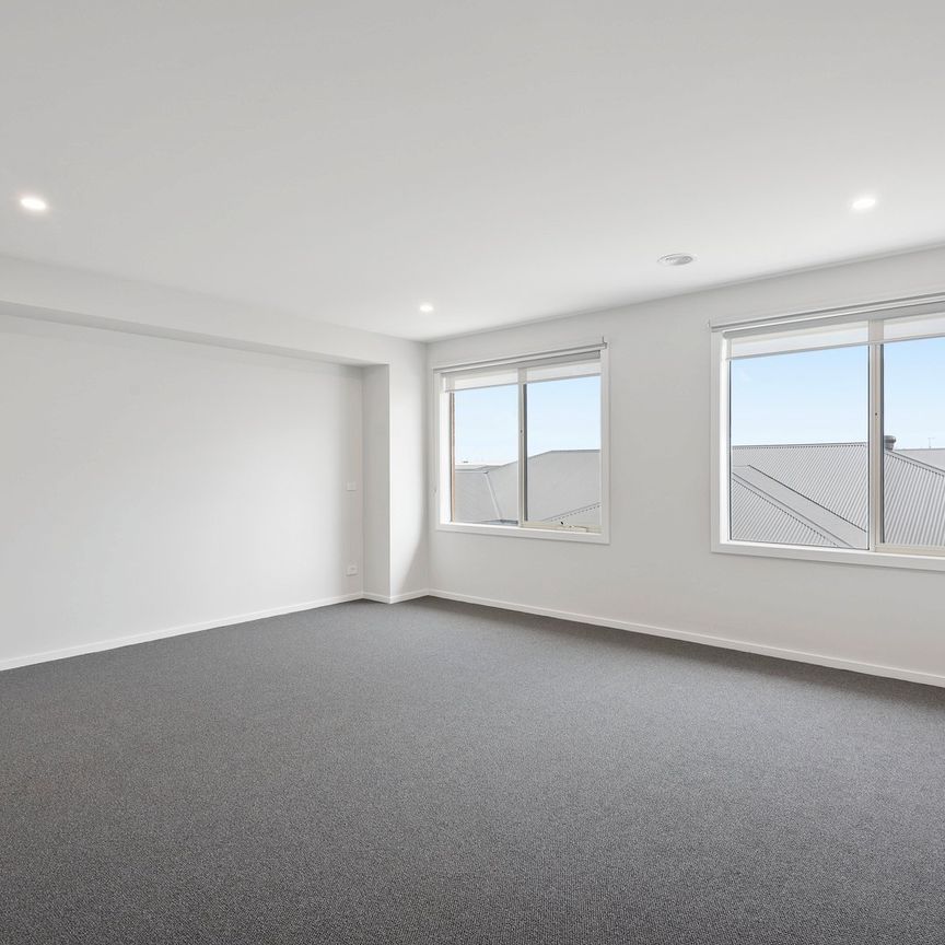 Thinking of selling? Contact our agent - Photo 1