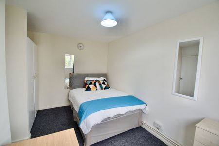 Room in a Shared Flat, Summit Court, NW2 - Photo 3
