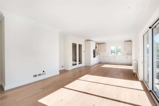 Stunning three bedroom apartment in the exclusive Barnes Waterside development - Photo 1
