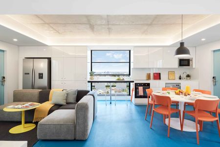 2 Bedroom Shared Bathroom, Double Bed, Views - Photo 4