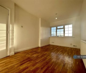 Studio to rent - Photo 3