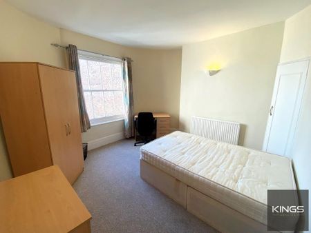 5 bedroom terraced house to rent - Photo 4