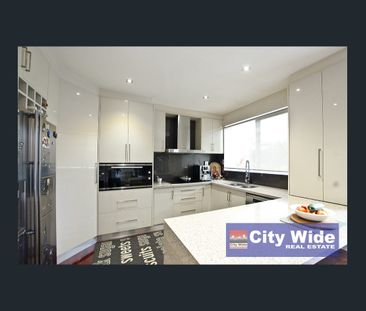 3 Bedroom Townhouse close to all amenities - Photo 1