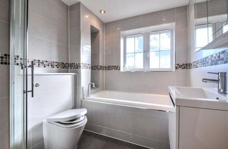 4 bedroom semi-detached house to rent - Photo 3