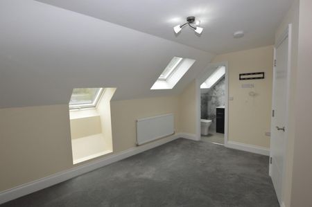 3 bedroom House To Let - Photo 3