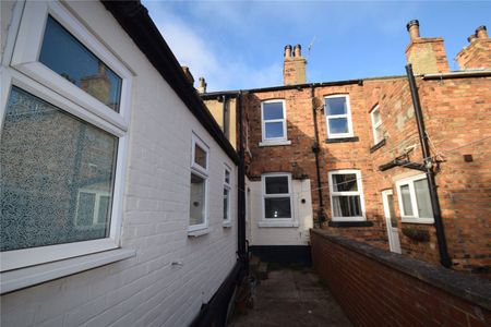 3 bed terraced house to rent in Candler Street, Scarborough, YO12 - Photo 4