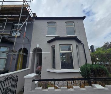 4 Bed Semi-Detached House, Mitcham Road, CR0 - Photo 3