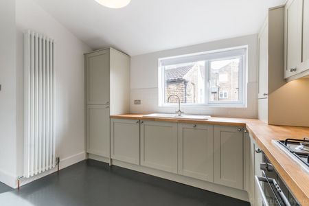 Ulverscroft Road, London, SE22 - Photo 2