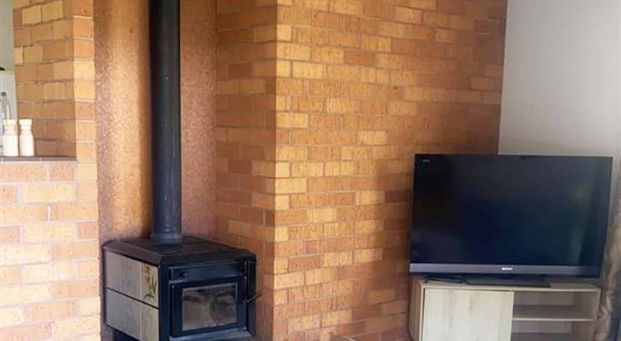 Three Bedroom Country Home - Photo 1