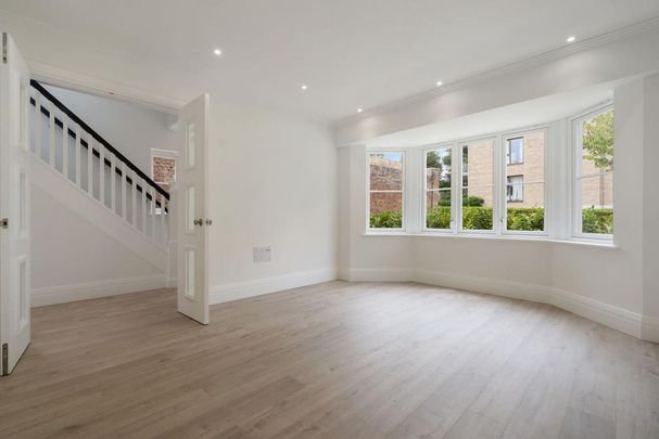 4 bedroom semi-detached house to rent - Photo 1