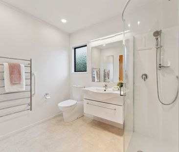 Coastal Living at Its Best Ã¢€“ Stand-Alone, Low-Maintenance Gem in... - Photo 2