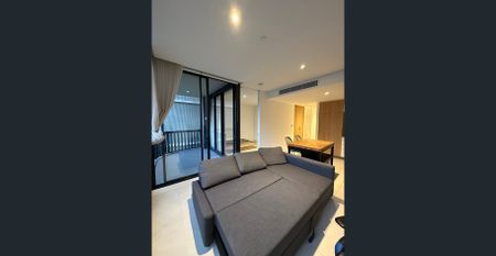 Fully furnished 1 Bedroom + Flexi Room Apartment — Potential 2 Bedrooms - Photo 2